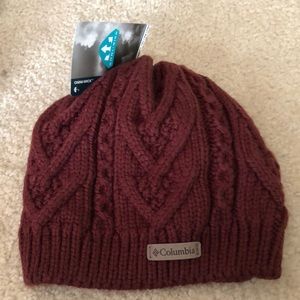 Ladies’ Columbia maroon/dark red Omni Wick O/S winter hat. NWT